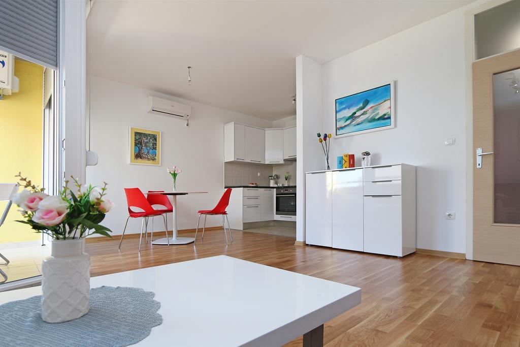 Antonijas Sunny Apartment Makarska Zewnętrze zdjęcie