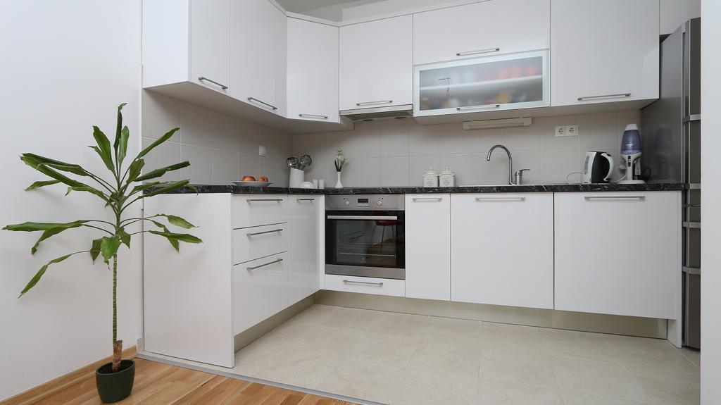 Antonijas Sunny Apartment Makarska Zewnętrze zdjęcie